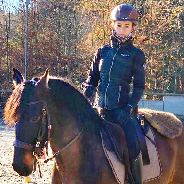 Lisa Maas Dressur - Reitunterricht Beritt Nalbach Saarland